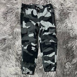 Amplify | Boy's Cargo Pants | Black & Grey Camouflage | Size M